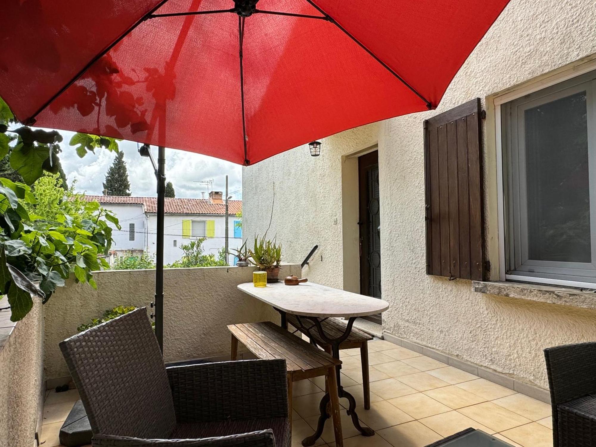 En Ville Avec Un Air De Campagne 阿爾勒 外观 照片
